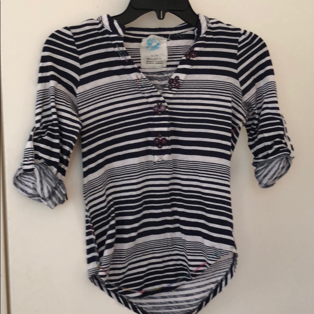 3/4 Anthropologie shirt